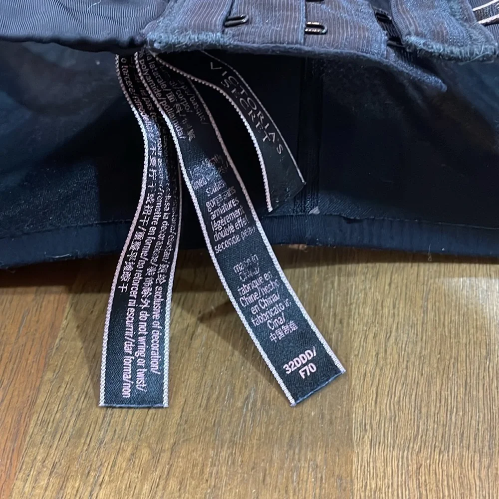 Victoria’s Secret 32DDD bra EUC - Picture 3 of 3